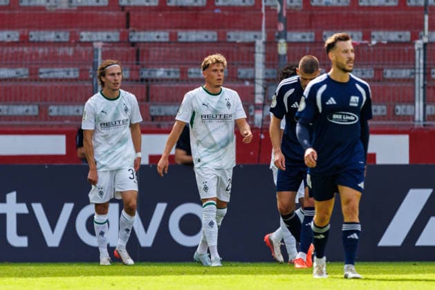 MAINZ, GERMANY - AUGUST 23: Hugo Bolin (Borussia Moenchengladbach, 38) celebrates scoring his team s first goal with teammates during the first-round match between TSV Schott Mainz vs. Borussia Moenchengladbach at MEWA Arena of the German Cup on August 23, 2026 in Mainz, Germany. DFL REGULATIONS PROHIBIT ANY USE OF PHOTOGRAPHS AS IMAGE SEQUENCES AND OR QUASI-VIDEO. Rhineland-Palatinate Germany Copyright: xStephanxHahnex
