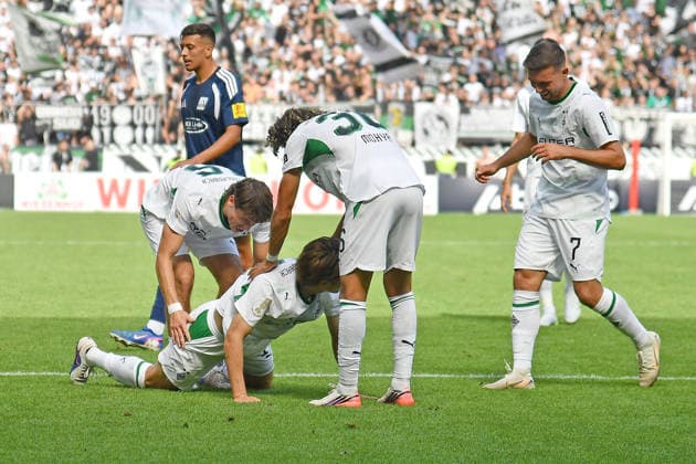 23.08.2026, xhbx, Fussball DFB Pokal 1.Runde, TSV Schott Mainz - Borussia Mönchengladbach v.l. Torjubel, Goal celebration, celebrate the goal 0:2 durch Isac Lidberg (Borussia Mönchengladbach) Daiki Hashioka (Borussia Mönchengladbach) Mainz *** August 23, 2026, xhbx, Soccer DFB Cup 1st Round, TSV Schott Mainz vs. Borussia Mönchengladbach – Goal celebration, celebrating the goal 0–2 by Isac Lidberg, Borussia Mönchengladbach, Daiki Hashioka, Borussia Mönchengladbach, Mainz