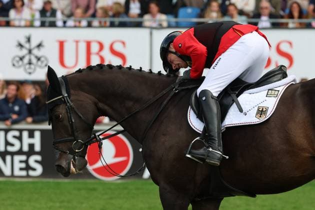 Marcus Ehning (GER, Deutschland) mit Pferd Coolio 42schaut nach dem verlorenen Eisen, Springen, FEI Jumping World Championship, WM, Weltmeisterschaft , FEI Jumping World Championship, Competition Individual Final, Longines-Prize, Longines-Preis, Finale Einzelwertung, Jumping , AACHEN - FEI World Championships 2026, Weltfest des Pferdesports, Reitsport Weltmeisterschaft 2026, Aachen 2026, Welcome Home 2026, Aachener Soers, 11. bis 23. August 2026, Reitsport, 23.08.2026, Aachen Aachener Soers Deutschland *** Marcus Ehning (GER), Germany, riding Coolio 42, looks back after losing a shoe; Show Jumping, FEI Jumping World Championship, FEI Jumping World Championship, Individual Final, Longines Prize, Jumping, AACHEN FEI World Championships 2026, World Festival of Equestrian Sports, 2026 World Equestrian Games, Aachen 2026, Welcome Home 2026, Aachen Soers, August 11–23, 2026, Equestrian Sports, August 23, 2026, Aachen Soers, Germany