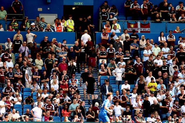 Brighton & Hove Albion v Aston Villa 23 August 2026 Brighton, Premier League Football - Brighton & Hove Albion v Aston Villa - Villa fans walk from their seats after Brighton™s fourth goal - (Photo by Mark Leech). Brighton UK *** Brighton Hove Albion gegen Aston Villa, 23. August 2026, Brighton, Premier League, Fußball: Brighton Hove Albion gegen Aston Villa – Villa-Fans verlassen nach dem vierten Tor von Brighton ihre Plätze. Foto: Mark Leech, Brighton, Großbritannien  Copyright: xMarkxLeechxOffside