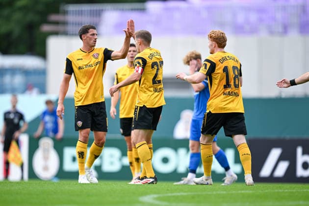 DFB Pokal 26 27 - Westfalia Rhynern - Dynamo Dresden am 23.08.2026 im LVM-Preußenstadion in Münster Jubel, Torjubel, Torschuetze, Torschütze Niklas Hauptmann (Dresden) jubelt nach seinem Tor zum 0:2 *** DFB Cup 26 27: Westfalia Rhynern vs. Dynamo Dresden on August 23, 2026, at the LVM Preußenstadion in Münster. Cheers, goal celebrations, goal scorers—Niklas Hauptmann of Dresden celebrates after scoring the goal that made it 0–2. MT