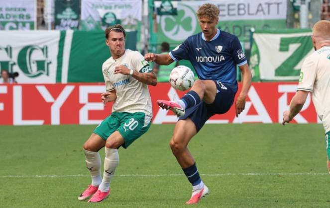 23.08.2026 - Fussball - Saison 2026 2027 - DFB Pokal Vereinspokal - 01. Runde: SpVgg Greuther Fürth ( Kleeblatt ) - VfL Bochum - Sportfoto Zink DoGei - xdoxgex - regulations prohibit any use of photographs as image sequences and or quasi-video - Tom Meyer (34, VfL Bochum ) Felix Klaus (30, SpVgg Greuther Fürth ) *** August 23, 2026 Soccer Season 2026–2027 DFB Cup Club Cup First Round SpVgg Greuther Fürth Kleeblatt vs. VfL Bochum Sports photo by Zink DoGei xdoxgex; regulations prohibit any use of photographs as image sequences and or quasi-video Tom Meyer, 34, VfL Bochum; Felix Klaus, 30, SpVgg Greuther Fürth