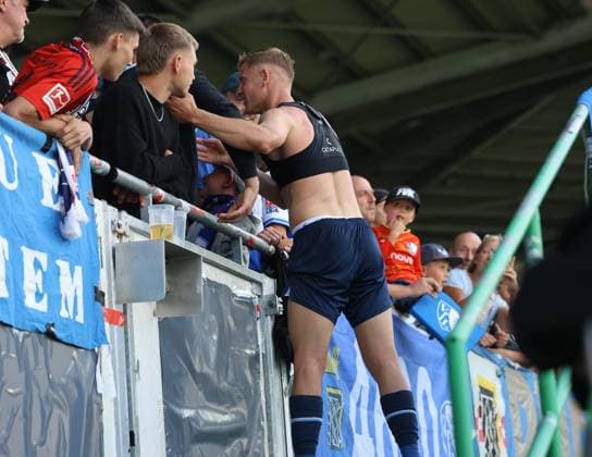 23.08.2026 - Fussball - Saison 2026 2027 - DFB Pokal Vereinspokal - 01. Runde: SpVgg Greuther Fürth ( Kleeblatt ) - VfL Bochum - Sportfoto Zink DoGei - xdoxgex - regulations prohibit any use of photographs as image sequences and or quasi-video - Enis Cokaj (6, VfL Bochum ) *** August 23, 2026 Soccer Season 2026–2027 DFB Cup Club Cup First Round SpVgg Greuther Fürth Kleeblatt vs. VfL Bochum Sports photo by Zink DoGei xdoxgex; regulations prohibit any use of photographs as image sequences and or quasi-video Enis Cokaj 6, VfL Bochum