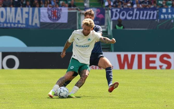 23.08.2026 - Fussball - Saison 2026 2027 - DFB Pokal Vereinspokal - 01. Runde: SpVgg Greuther Fürth ( Kleeblatt ) - VfL Bochum - Sportfoto Zink DoGei - xdoxgex - regulations prohibit any use of photographs as image sequences and or quasi-video - Ole Pohlmann (10, SpVgg Greuther Fürth ) Oliver Olsen (13, VfL Bochum ) *** August 23, 2026 Soccer Season 2026–2027 DFB Cup Club Cup First Round SpVgg Greuther Fürth Kleeblatt vs. VfL Bochum Sports photo by Zink DoGei xdoxgex; regulations prohibit any use of photographs as image sequences and or quasi-video Ole Pohlmann 10, SpVgg Greuther Fürth; Oliver Olsen 13, VfL Bochum