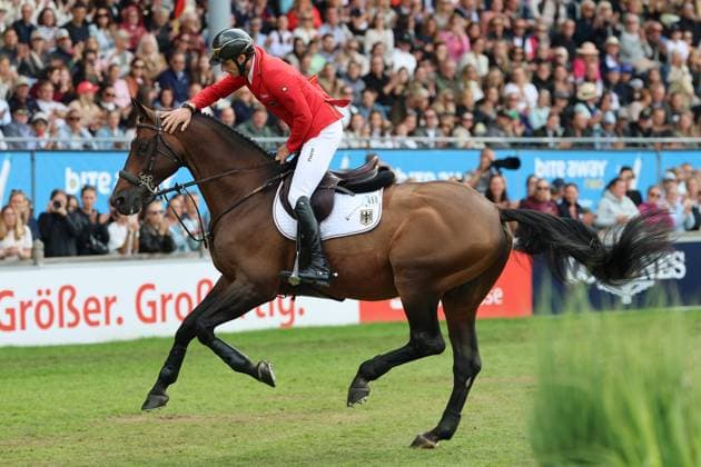Richard Vogel (GER, Deutschland) mit Pferd Unites Touch S, aktueller Europameister und Sieger des Rolex Grand Prix von Aachen 2026 (CHIO Aachen), Frust, Enttäuschung, Springen, FEI Jumping World Championship, WM, Weltmeisterschaft , FEI Jumping World Championship, Competition Individual Final, Longines-Prize, Longines-Preis, Finale Einzelwertung, Jumping , AACHEN - FEI World Championships 2026, Weltfest des Pferdesports, Reitsport Weltmeisterschaft 2026, Aachen 2026, Welcome Home 2026, Aachener Soers, 11. bis 23. August 2026, Reitsport, 23.08.2026, Aachen Aachener Soers Deutschland *** Richard Vogel (GER), Germany, riding Unites Touch S, current European Champion and winner of the 2026 Rolex Grand Prix at CHIO Aachen, frustration, disappointment, show jumping, FEI Jumping World Championship, FEI Jumping World Championship, Individual Final, Longines Prize, Jumping, AACHEN FEI World Championships 2026, World Festival of Equestrian Sports, 2026 Equestrian World Championships, Aachen 2026, Welcome Home 2026, Aachen Soers, August 11–23, 2026, Equestrian Sports, August 23, 2026, Aachen Soers, Germany