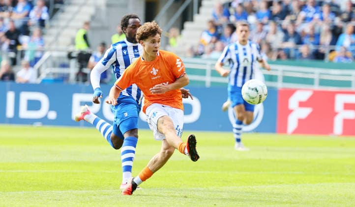 Jena - Darmstadt DFB Pokal Jena, 23.08.2026, Ernst-Abbe-Sportfeld, Fussball, DFB-Pokal, 1.Hauptrunde , FC Carl Zeiss Jena vs. SC Darmstadt 98 , Im Bild: Manolo Merx ( 48, Darmstadt). , Nur zur redaktionellen Nutzung. Only editorial use. , DFB regulations prohibit any use of photographs as image sequences and or quasi-video. , *** Jena vs. Darmstadt, DFB Cup, Jena, August 23, 2026, Ernst Abbe Sportfeld, soccer, DFB Cup, 1st round, FC Carl Zeiss Jena vs. SC Darmstadt 98, Pictured: Manolo Merx (48), Darmstadt, For editorial use only, DFB regulations prohibit any use of photographs as image sequences and or quasi-video, Picture Point