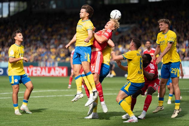 Leopold Querfeld (Nr. 14 Union Berlin) im Kopfballduell gegen Noah Katterbach (Nr. 3 Eintracht Braunschweig) GER, Eintracht Braunschweig gegen Union Berlin, Fussball, DFB Pokal, 1. Runde, Spielzeit 2026 27, 23.08.2026 DFL REGULATIONS PROHIBIT ANY USE OF PHOTOGRAPHS AS IMAGE SEQUENCES AND OR QUASI-VIDEO GER, Eintracht Braunschweig gegen Union Berlin, Fussball, DFB Pokal, 1. Runde, Spielzeit 2026 27, 23.08.2026 Braunschweig *** Leopold Querfeld (No. 14, Union Berlin) in a header duel against Noah Katterbach (No. 3, Eintracht Braunschweig, GER), Eintracht Braunschweig vs. Union Berlin, soccer, DFB Cup, 1st round, 2026–27 season, August 23, 2026 DFL regulations prohibit any use of photographs as image sequences and or quasi-video GER, Eintracht Braunschweig vs. Union Berlin, soccer, DFB Cup, 1st round, 2026–27 season, August 23, 2026, Braunschweig Copyright: xEibner-Pressefoto DanielxREINELTx EP_DRT