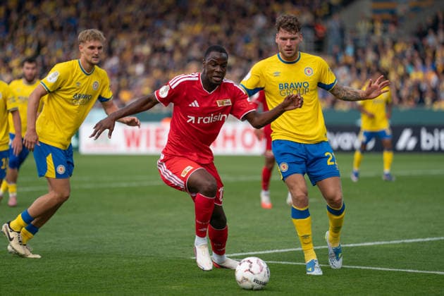 Ilyas Ansah (Nr. 10 Union Berlin) gegen Kevin Ehlers (Nr. 21 Eintracht Braunschweig) GER, Eintracht Braunschweig gegen Union Berlin, Fussball, DFB Pokal, 1. Runde, Spielzeit 2026 27, 23.08.2026 DFL REGULATIONS PROHIBIT ANY USE OF PHOTOGRAPHS AS IMAGE SEQUENCES AND OR QUASI-VIDEO GER, Eintracht Braunschweig gegen Union Berlin, Fussball, DFB Pokal, 1. Runde, Spielzeit 2026 27, 23.08.2026 Braunschweig *** Ilyas Ansah No. 10 Union Berlin vs. Kevin Ehlers No. 21 Eintracht Braunschweig GER, Eintracht Braunschweig vs. Union Berlin, Soccer, DFB Cup, 1st Round, 2026–27 Season, August 23, 2026 DFL regulations prohibit any use of photographs as image sequences and or quasi-video GER, Eintracht Braunschweig vs. Union Berlin, soccer, DFB Cup, Round 1, 2026–27 season, August 23, 2026, Braunschweig Copyright: xEibner-Pressefoto DanielxREINELTx EP_DRT