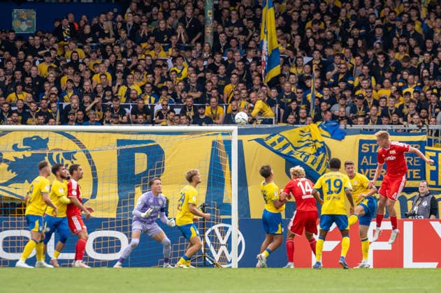 Deutschland: Fussball DFB-Pokal, 1. Runde 2026 2027, Eintracht Braunschweig - 1. FC Union Berlin am 23.08.2026 in Braunschweig (Eintracht-Stadion): Tor zum 1:1 Zeno van den Bosch (1. FC Union Berlin, 4) *** German Soccer DFB Cup, 1st Round 2026–2027, Eintracht Braunschweig vs. 1. FC Union Berlin on August 23, 2026, at Eintracht Stadium in Braunschweig; Goal to make it 1–1 by Zeno van den Bosch of 1. FC Union Berlin, 4 Copyright: xSvenxHeidmannx
