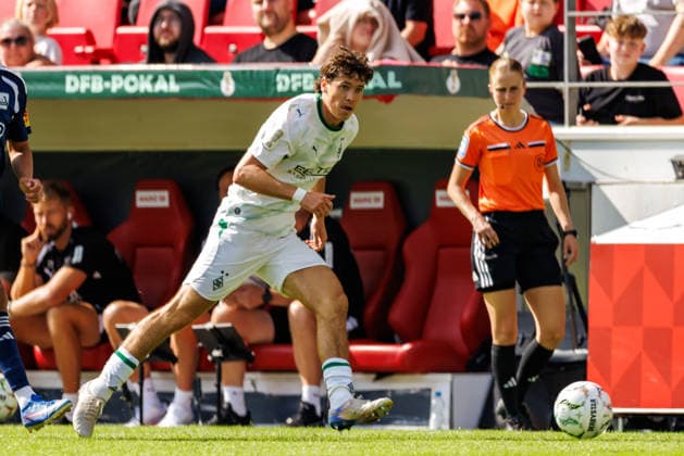 MAINZ, GERMANY - AUGUST 23: Philipp Sander (Borussia Moenchengladbach, 16) during the first-round match between TSV Schott Mainz vs. Borussia Moenchengladbach at MEWA Arena of the German Cup on August 23, 2026 in Mainz, Germany. DFL REGULATIONS PROHIBIT ANY USE OF PHOTOGRAPHS AS IMAGE SEQUENCES AND OR QUASI-VIDEO. Rhineland-Palatinate Germany Copyright: xStephanxHahnex