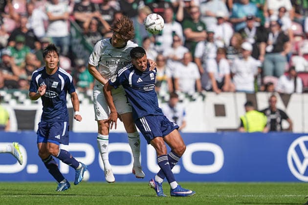23.08.2026, xydrx, Fußball, DFB Pokal, TSV Schott Mainz - Borussia Mönchengladbach, Saison 2026 2027, MEWA Arena: Daiki Hashioka (Borussia Moenchengladbach, 14) im Zweikampf gegen Abdellatif El Mahaoui (TSV Schott Mainz, 19) DFB regulations prohibit any use of photographs as image sequences and or quasi-video. *** August 23, 2026, xydrx, Soccer, DFB Cup, TSV Schott Mainz vs. Borussia Mönchengladbach, 2026–2027 season, MEWA Arena, Daiki Hashioka, Borussia Mönchengladbach, No. 14 in a tackle against Abdellatif El Mahaoui, TSV Schott Mainz, No. 19. DFB regulations prohibit any use of photographs as image sequences and or quasi-video. Copyright: HMBxMedia YannisxDreimann