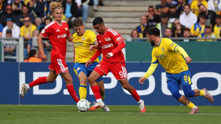 Braunschweig vs Union Berlin, 1. Runde DFB Pokal Braunschweig, 23.08.2026, Fußball, Herren, 1. Runde DFB Pokal, Saison 2026 2027, Eintracht Braunschweig vs. 1. FC Union Berlin: Florian Flick (Eintracht Braunschweig), Livan Burcu (Union Berlin), Mehmet Can Aydin (Eintracht Braunschweig) (DFL DFB REGULATIONS PROHIBIT ANY USE OF PHOTOGRAPHS as IMAGE SEQUENCES and or QUASI-VIDEO) Stadion an der Hamburger Straße Niedersachsen Deutschland *** Braunschweig vs. Union Berlin, DFB Cup First Round, Braunschweig, August 23, 2026, Soccer, Men s, DFB Cup First Round, 2026–2027 Season, Eintracht Braunschweig vs. 1. FC Union Berlin, Florian Flick (Eintracht Braunschweig), Livan Burcu, Union Berlin; Mehmet Can Aydin, Eintracht Braunschweig. DFL and DFB regulations prohibit any use of photographs as image sequences and or quasi-video. Stadion an der Hamburger Straße, Lower Saxony, Germany