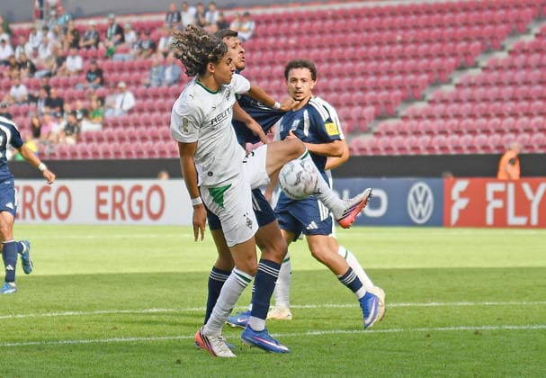 23.08.2026, xhbx, Fussball DFB Pokal 1.Runde, TSV Schott Mainz - Borussia Mönchengladbach v.l. Wael Mohya (Borussia Mönchengladbach) Mainz *** August 23, 2026, xhbx, Soccer, DFB Cup First Round, TSV Schott Mainz vs. Borussia Mönchengladbach, by Wael Mohya, Borussia Mönchengladbach vs. Mainz