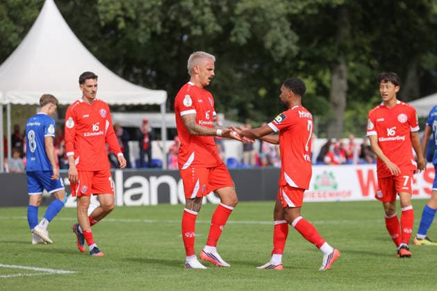 23.08.2026, xtgx, Fussball DFB-Pokal 1. Runde, VfB Krieschow - 1. FSV Mainz 05, v.l. Phillip TIetz (Mainz, 9) Jubel, Torjubel, jubelt ueber das Tor, celebrate the goal, celebration (DFL DFB REGULATIONS PROHIBIT ANY USE OF PHOTOGRAPHS as IMAGE SEQUENCES and or QUASI-VIDEO) Krieschow *** August 23, 2026, xtgx, Soccer DFB Cup First Round, VfB Krieschow 1 vs. FSV Mainz 05, from left: Phillip Tietz (Mainz), 9 celebrating, Goal celebration, celebrating the goal, DFL DFB REGULATIONS PROHIBIT ANY USE OF PHOTOGRAPHS as IMAGE SEQUENCES and or QUASI-VIDEO Krieschow