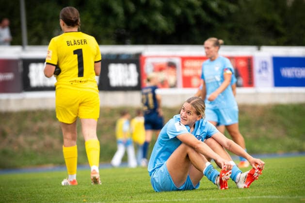 2. Frauen-Bundesliga: FC Viktoria Berlin vs. SG 99 Andernach; Berlin, 23.08.2026 Fußball, 2. Frauen Bundesliga: Melina REUTER (Viktoria Berlin 7) Niedergeschlagen am Boden nach dem Spiel, am Spieltag 3 zwischen dem FC Viktoria Berlin und SG 99 Andernach am 23. August 2026 im Stadion Lichterfelde, Berlin (Deutschland) DFL REGULATIONS PROHIBIT ANY USE OF PHOTOGRAPHS AS IMAGE SEQUENCES AND OR QUASI-VIDEO. *** Women s Bundesliga 2: FC Viktoria Berlin vs. SG 99 Andernach Berlin, August 23, 2026 Soccer, Women s Bundesliga 2 Melina REUTER Viktoria Berlin 7 Dejected on the ground after the game, on Matchday 3 between FC Viktoria Berlin and SG 99 Andernach on August 23, 2026, at Lichterfelde Stadium, Berlin, Germany. DFL regulations prohibit any use of photographs as image sequences and or quasi-video. Copyright: xBEAUTIFULxSPORTS Kuehnx