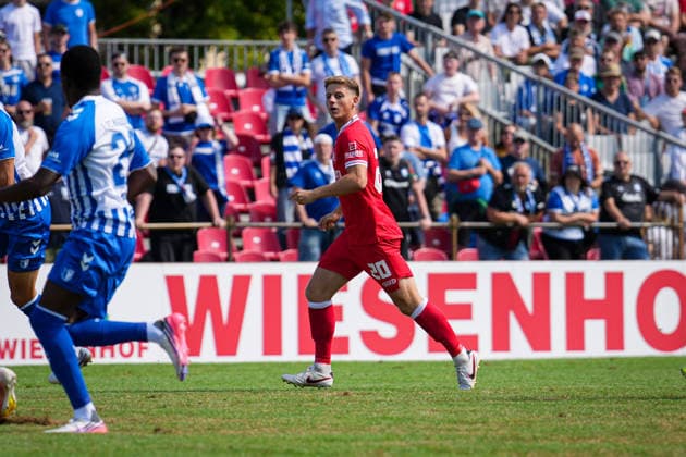 Deutschland, Fußball, DFB-Pokal, Saison 2026 2027, 1. Hauptrunde, Bahlinger SC vs. 1. FC Magdeburg, Kaiserstuhlstadion (Bahlingen am Kaiserstuhl): Marco Bauer (Bahlinger SC, 20) Bahlingen Kaiserstuhlstadion Baden-Württemberg Deutschland *** Germany, Soccer, DFB Cup, 2026–2027 Season, 1st Round, Bahlinger SC vs. 1. FC Magdeburg, Kaiserstuhlstadion, Bahlingen am Kaiserstuhl, Marco Bauer, Bahlinger SC, 20, Bahlingen, Kaiserstuhlstadion, Baden-Württemberg, Germany Copyright: xFINLEYxMÖRCHx