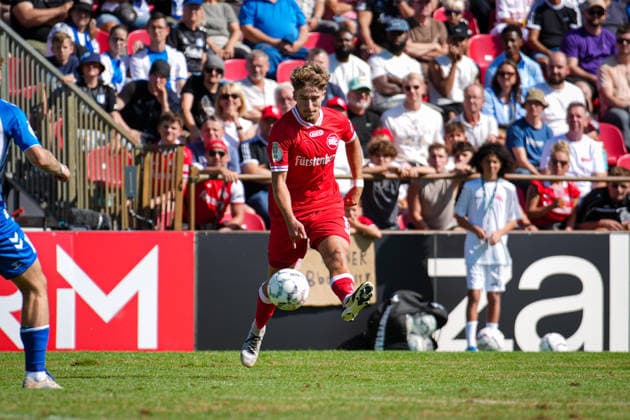 Deutschland, Fußball, DFB-Pokal, Saison 2026 2027, 1. Hauptrunde, Bahlinger SC vs. 1. FC Magdeburg, Kaiserstuhlstadion (Bahlingen am Kaiserstuhl): Marco Bauer (Bahlinger SC, 20) Bahlingen Kaiserstuhlstadion Baden-Württemberg Deutschland *** Germany, Soccer, DFB Cup, 2026–2027 Season, 1st Round, Bahlinger SC vs. 1 FC Magdeburg, Kaiserstuhlstadion, Bahlingen am Kaiserstuhl, Marco Bauer, Bahlinger SC, 20 Bahlingen, Kaiserstuhlstadion, Baden-Württemberg, Germany Copyright: xFINLEYxMÖRCHx