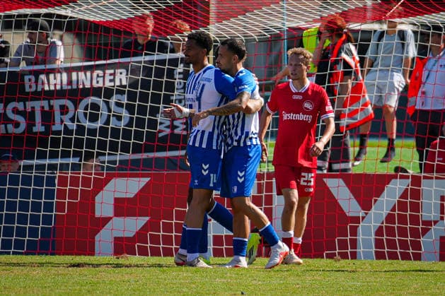 Deutschland, Fußball, DFB-Pokal, Saison 2026 2027, 1. Hauptrunde, Bahlinger SC vs. 1. FC Magdeburg, Kaiserstuhlstadion (Bahlingen am Kaiserstuhl): Falko Michel (1. FC Magdeburg, 21) Tor, Torjubel, Bahlingen Kaiserstuhlstadion Baden-Württemberg Deutschland *** Germany, Soccer, DFB Cup, 2026–2027 Season, 1st Round, Bahlinger SC vs. 1 FC Magdeburg, Kaiserstuhlstadion, Bahlingen am Kaiserstuhl, Falko Michel (1 FC Magdeburg), 21st goal, goal celebration, Bahlingen, Kaiserstuhlstadion, Baden-Württemberg, Germany Copyright: xFINLEYxMÖRCHx