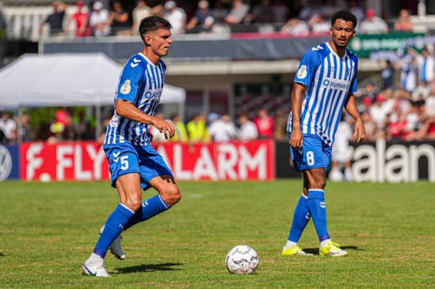 DFB-Pokal: Bahlinger SC vs 1. FC Magdeburg, 22.08.2026 Tobias Müller (1. FC Magdeburg, 5) am Ball DFB-Pokal: Bahlinger SC vs 1. FC Magdeburg, Kaiserstuhlstadion, 22.08.2026 DFB DFL REGULATIONS PROHIBIT ANY USE OF PHOTOGRAPHS AS IMAGE SEQUENCES AND OR QUASI-VIDEO. *** DFB Cup: Bahlinger SC vs. 1. FC Magdeburg, August 22, 2026—Tobias Müller (1. FC Magdeburg), No. 5 in possession—DFB Cup: Bahlinger SC vs. 1. FC Magdeburg, Kaiserstuhlstadion, August 22, 2026 DFB DFL regulations prohibit any use of photographs as image sequences and or quasi-video Copyright: xBEAUTIFULxSPORTS Boscox