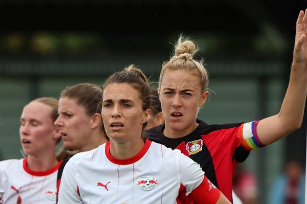 Deutschland: Fußball Google Pixel Frauen-Bundesliga 2026 - 2027, 1. Spieltag - RB Leipzig gegen Bayer 04 Leverkusen, Trainingszentrum von RB Leipzig (Leipzig): Sandra Starke (RB Leipzig Frauen, 13) und Carolin Simon (Bayer 04 Leverkusen Frauen, 30) Freisteller *** Germany Soccer Google Pixel Women s Bundesliga 2026–2027, Matchday 1: RB Leipzig vs. Bayer 04 Leverkusen, RB Leipzig Training Center, Leipzig: Sandra Starke (RB Leipzig Women s Team, age 13) and Carolin Simon (Bayer 04 Leverkusen Women s Team, age 30), cutouts Copyright: xx