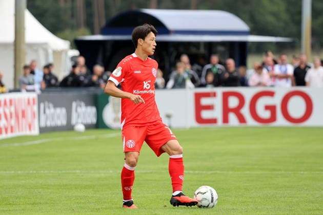7 Jae Sung Lee (Mainz) Fußball DFB-Pokal 2026 2027 1. Hauptrunde VfB Krieschow 1921 - 1. FSV Mainz 05 *** 7 Jae Sung Lee Mainz Soccer DFB Cup 2026 2027 1st Round VfB Krieschow 1921 1 FSV Mainz 05