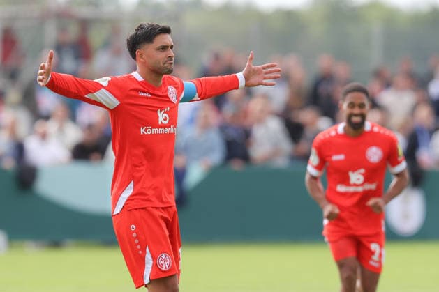 23.08.2026, xtgx, Fussball DFB-Pokal 1. Runde, VfB Krieschow - 1. FSV Mainz 05, v.l. Nadiem Amiri (Mainz, 10) Jubel, Torjubel, jubelt ueber das Tor, celebrate the goal, celebration (DFL DFB REGULATIONS PROHIBIT ANY USE OF PHOTOGRAPHS as IMAGE SEQUENCES and or QUASI-VIDEO) Krieschow *** August 23, 2026, xtgx, Soccer DFB Cup 1st Round, VfB Krieschow 1 FSV Mainz 05, from left: Nadiem Amiri (Mainz), 10 celebrating, Goal celebration, celebrating the goal, DFL DFB REGULATIONS PROHIBIT ANY USE OF PHOTOGRAPHS as IMAGE SEQUENCES and or QUASI-VIDEO Krieschow