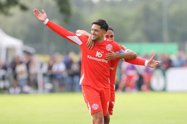 23.08.2026, xtgx, Fussball DFB-Pokal 1. Runde, VfB Krieschow - 1. FSV Mainz 05, v.l. Nadiem Amiri (Mainz, 10) Jubel, Torjubel, jubelt ueber das Tor, celebrate the goal, celebration (DFL DFB REGULATIONS PROHIBIT ANY USE OF PHOTOGRAPHS as IMAGE SEQUENCES and or QUASI-VIDEO) Krieschow *** August 23, 2026, xtgx, Soccer DFB Cup 1st Round, VfB Krieschow 1 FSV Mainz 05, from left: Nadiem Amiri (Mainz), 10 celebrating, Goal celebration, celebrating the goal, DFL DFB REGULATIONS PROHIBIT ANY USE OF PHOTOGRAPHS as IMAGE SEQUENCES and or QUASI-VIDEO Krieschow