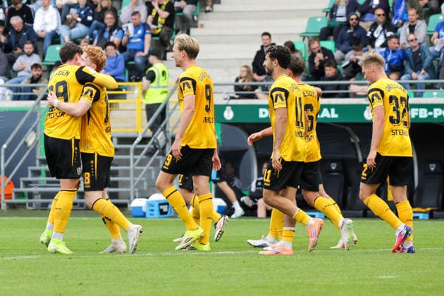 23.08.2026, xgrfx, Fussball DFB Pokal 1.Runde, SV Westfalia Rhynern - Dynamo Dresden v.l. Tor, Robert Wagner zum 0:6 (Dynamo Dresden) (DFL DFB REGULATIONS PROHIBIT ANY USE OF PHOTOGRAPHS as IMAGE SEQUENCES and or QUASI-VIDEO) Münster *** August 23, 2026, xgrfx, Soccer DFB Cup 1st Round, SV Westfalia Rhynern vs. Dynamo Dresden, goal, Robert Wagner on the 0–6 Dynamo Dresden game. DFL and DFB regulations prohibit any use of photographs as image sequences and or quasi-video. Münster