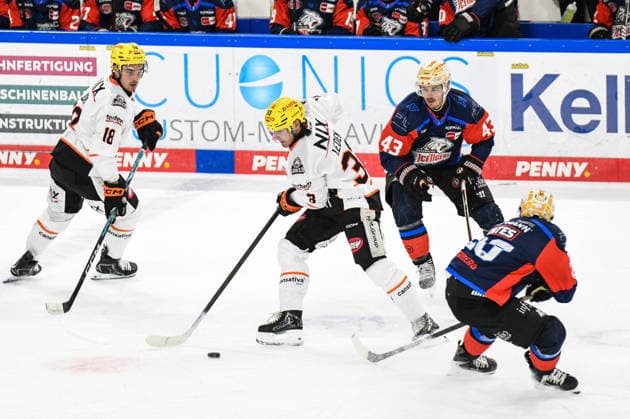 Nuernberg Ice Tigers vs. Loewen Frankfurt, Eishockey, Deutsche Eishockey Liga, Penny DEL, Vorbereitungsspiel, Gaeuboden Cup, Saison 2026 2027 am 23.08.2026 Matej Leden (Loewen Frankfurt), Eishockey Herren, Deutsche Eishockey Liga, Penny DEL, Vorbereitungsspiel, Gaeuboden Cup, Saison 2026 2027 am 23.08.2026 im Eisstadion am Pulverturm, Nuernberg Ice Tigers (blau) gegen Loewen Frankfurt (weiss) *** Nuremberg Ice Tigers vs. Löwen Frankfurt, Ice Hockey, German Ice Hockey League, Penny DEL, Preseason Game, Gaeuboden Cup, 2026–2027 Season on August 23, 2026, Matej Leden, Löwen Frankfurt, Men s Ice Hockey, German Ice Hockey League, Penny DEL, preseason game, Gaeuboden Cup, 2026–2027 season on August 23, 2026, at the Eisstadion am Pulverturm, Nuremberg Ice Tigers (blue) vs. Löwen Frankfurt (white)