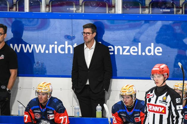 Nuernberg Ice Tigers vs. Loewen Frankfurt, Eishockey, Deutsche Eishockey Liga, Penny DEL, Vorbereitungsspiel, Gaeuboden Cup, Saison 2026 2027 am 23.08.2026 Jochen Hecht (Nuernberg Ice Tigers), Eishockey Herren, Deutsche Eishockey Liga, Penny DEL, Vorbereitungsspiel, Gaeuboden Cup, Saison 2026 2027 am 23.08.2026 im Eisstadion am Pulverturm, Nuernberg Ice Tigers (blau) gegen Loewen Frankfurt (weiss) *** Nuremberg Ice Tigers vs. Löwen Frankfurt, Ice Hockey, German Ice Hockey League, Penny DEL, Preseason Game, Gaeuboden Cup, 2026–2027 Season on August 23, 2026, Jochen Hecht, Nuremberg Ice Tigers, Men s Ice Hockey, German Ice Hockey League, Penny DEL, Preseason Game, Gaeuboden Cup, 2026–2027 Season on August 23, 2026, at the Eisstadion am Pulverturm, Nuremberg Ice Tigers (blue) vs. Loewen Frankfurt (white)