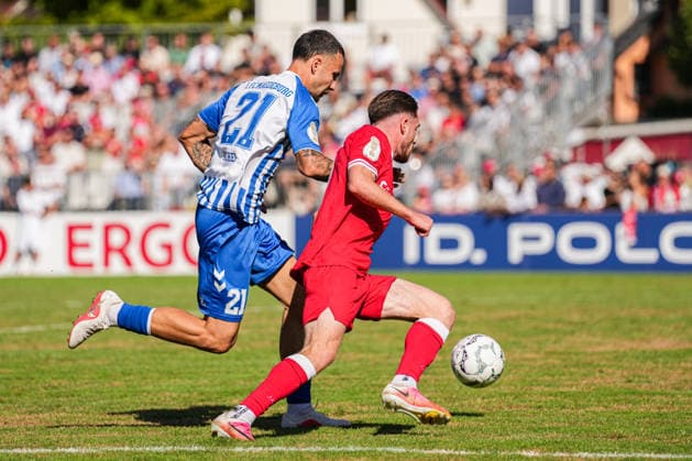 DFB-Pokal: Bahlinger SC vs 1. FC Magdeburg, 22.08.2026 Zweikampf zwischen Marin Å tefotiÄ‡ (Bahlinger SC, 7) und Falko Michel (1. FC Magdeburg, 21) DFB-Pokal: Bahlinger SC vs 1. FC Magdeburg, Kaiserstuhlstadion, 22.08.2026 DFB DFL REGULATIONS PROHIBIT ANY USE OF PHOTOGRAPHS AS IMAGE SEQUENCES AND OR QUASI-VIDEO. *** DFB Cup: Bahlinger SC vs. 1 FC Magdeburg, August 22, 2026; Tackle between Marin Å tefotic Bahlinger SC, 7, and Falko Michel, 1 FC Magdeburg, 21 DFB Cup: Bahlinger SC vs. 1 FC Magdeburg, Kaiserstuhlstadion, August 22, 2026 DFB and DFL regulations prohibit any use of photographs as image sequences and or quasi-video Copyright: xBEAUTIFULxSPORTS Boscox