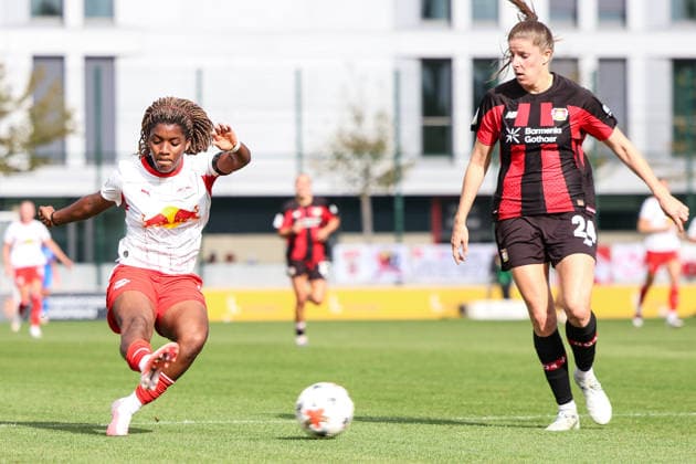 Deutschland: Fußball Google Pixel Frauen-Bundesliga 2026 - 2027, 1. Spieltag - RB Leipzig gegen Bayer 04 Leverkusen, Trainingszentrum von RB Leipzig (Leipzig): Abschluss von Delice Boboy (RB Leipzig Frauen, 17) *** Germany Soccer Google Pixel Women s Bundesliga 2026 2027, Matchday 1: RB Leipzig vs. Bayer 04 Leverkusen, RB Leipzig Training Center in Leipzig, Goal by Delice Boboy of RB Leipzig Women, 17 Copyright: xx
