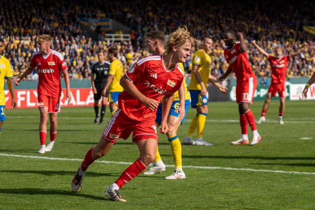 Deutschland: Fussball DFB-Pokal, 1. Runde 2026 2027, Eintracht Braunschweig - 1. FC Union Berlin am 23.08.2026 in Braunschweig (Eintracht-Stadion): Tor zum 2:2 Tom Rothe (1. FC Union Berlin, 15) Jubel, Freude, Torjubel, Emotionen *** German Soccer DFB Cup, 1st Round 2026–2027, Eintracht Braunschweig vs. 1. FC Union Berlin on August 23, 2026, at Eintracht Stadium in Braunschweig; 2–2; goal by Tom Rothe (1. FC Union Berlin), 15; celebration, joy, goal celebration, emotions Copyright: xSvenxHeidmannx