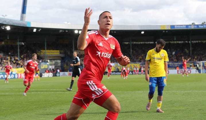 Andrej Ilic jubelt nach Tor zum 2:3 Freude Emotion Jubel Fußball Fussball DFB Pokal 1. Runde Saison 2026 2027 23.08.2026 Eintracht Braunschweig BTSV vs. 1.FC Union Berlin FCU DFL regulations prohibit any use of photographs as image sequences and or quasi-video *** Andrej Ilic celebrates after scoring the 2-3 goal: Joy, Emotion, Celebration, Sports, Soccer, DFB Cup, 1st Round, 2026-2027 Season, August 23, 2026, Eintracht Braunschweig (BTSV) vs. 1. FC Union Berlin (FCU). DFL regulations prohibit any use of photographs as image sequences and or quasi-video