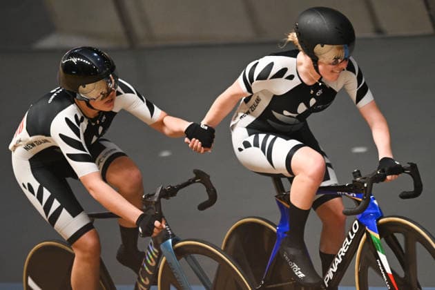 2026 UCI Junior Track World Championships Picture by Mathew Wells SWpix.com - 23 08 2026 - Cycling - 2026 UCI Junior Track World Championships - Heusden-Zolder, Flanders, Belgium - Women Madison Final - Lily Keast and Neve McKenzie of New Zealand Copyright: x xSWpix.comx(t axPhotographyxHubxLtd)xMathewxWells SWpix.comx SWP-3030-19260
