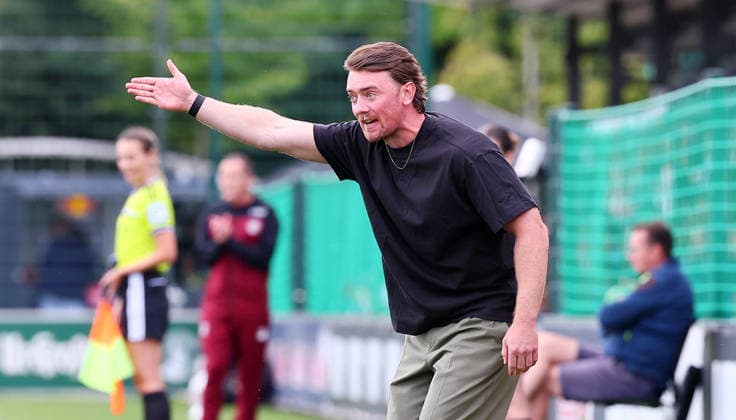 RB Leipzig - Leverkusen Bundesliga Frauen Leipzig, 23.08.2026, RB Trainingszentrum, Fußball, Frauen Bundesliga, Spieltag 1 , RB LEIPZIG vs. BAYER 04 LEVERKUSEN , Im Bild: Trainer Jonas Stephan (RB Leipzig) , *** RB Leipzig vs. Leverkusen, Women s Bundesliga, Leipzig, August 23, 2026, RB Training Center, Soccer, Women s Bundesliga, Matchday 1, RB LEIPZIG vs. BAYER 04 LEVERKUSEN, Pictured: Coach Jonas Stephan of RB Leipzig, Picture Point