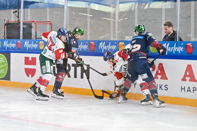 Dolomitencup 2026; Eisbären Berlin - Augsburger Panther; 23.08.2026 NEUMARKT, ITALY - 23. AUGUST: v. l. D. J. BUSDEKER (Augsburger Panther 14), Mitch REINKE (Eisbären Berlin 5), Jimmy LAMBERT (Augsburger Panther 23) und Eric MIC (Eisbären Berlin 12), während dem Testspiel zwischen den Eisbären Berlin und den Augsburger Panthern beim Dolomitencup in der Würth Arena Neumarkt *** Dolomites Cup 2026 Eisbären Berlin vs. Augsburger Panther August 23, 2026 NEUMARKT, ITALY August 23, from left: D. J. BUSDEKER (Augsburger Panther) 14, Mitch REINKE (Eisbären Berlin) 5, Jimmy LAMBERT, Augsburg Panthers 23, and Eric MIC, Eisbären Berlin 12, during the exhibition game between the Eisbären Berlin and the Augsburg Panthers at the Dolomite Cup in the Würth Arena in Neumarkt Copyright: xBEAUTIFULxSPORTS Goldbergx