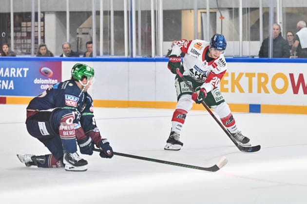 Dolomitencup 2026; Eisbären Berlin - Augsburger Panther; 23.08.2026 NEUMARKT, ITALY - 23. AUGUST: im Duell Gabriel FONTAINE (Eisbären Berlin 97) und Philipp KRAUß (Augsbuger Panther 20) während dem Testspiel zwischen den Eisbären Berlin und den Augsburger Panthern beim Dolomitencup in der Würth Arena Neumarkt *** Dolomites Cup 2026: Eisbären Berlin vs. Augsburger Panther, August 23, 2026, NEUMARKT, ITALY, AUGUST 23: A showdown between Gabriel FONTAINE of the Eisbären Berlin ’97 and Philipp KRAUß of the Augsburger Panther 20 during the exhibition game between the Eisbären Berlin and the Augsburger Panther at the Dolomiten Cup in the Würth Arena in Neumarkt Copyright: xBEAUTIFULxSPORTS Goldbergx