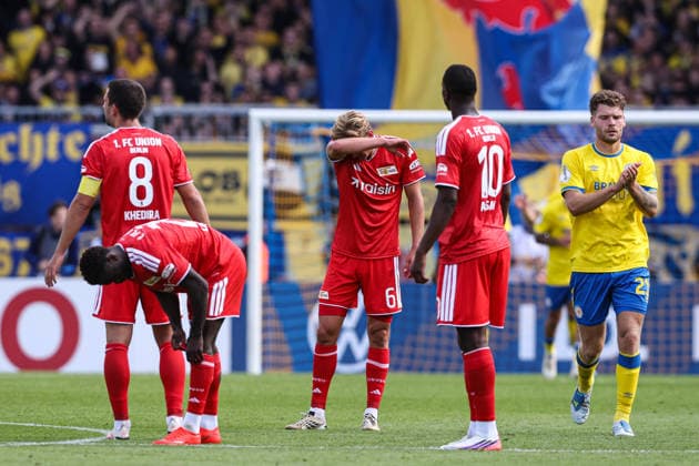 Aljoscha Kemlein (1. FC Union Berlin,6) - Torschütze Max Marie (Eintracht Braunschweig,15) trifft zum 2-1 - 1. Hauptrunde DFB Pokal Saison 2026-2027 Eintracht Braunschweig vs. 1. FC Union Berlin im Eintracht Stadion in Braunschweig - Aktion,Fußball,Mann,Männer,Deutschland,23.08.2026 *** Aljoscha Kemlein, 1 FC Union Berlin, 6; Goal scorer Max Marie, Eintracht Braunschweig, 15; scores to make it 2-1-1 in the main round of the DFB Cup, 2026-2027 season: Eintracht Braunschweig vs. 1 FC Union Berlin at Eintracht Stadium in Braunschweig, action,soccer, man, men, Germany, August 23, 2026