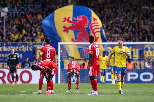 Aljoscha Kemlein (1. FC Union Berlin,6) - Torschütze Max Marie (Eintracht Braunschweig,15) trifft zum 2-1 - 1. Hauptrunde DFB Pokal Saison 2026-2027 Eintracht Braunschweig vs. 1. FC Union Berlin im Eintracht Stadion in Braunschweig - Aktion,Fußball,Mann,Männer,Deutschland,23.08.2026 *** Aljoscha Kemlein, 1 FC Union Berlin, 6; Goal scorer Max Marie, Eintracht Braunschweig, 15; scores to make it 2-1-1 in the main round of the DFB Cup, 2026-2027 season: Eintracht Braunschweig vs. 1 FC Union Berlin at Eintracht Stadium in Braunschweig, action,soccer, man, men, Germany, August 23, 2026