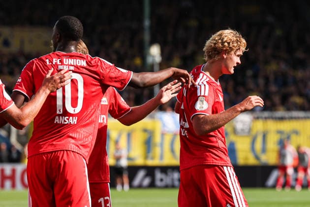 Torjubel - Torschütze Tom Rothe (1. FC Union Berlin,15) trifft zum 2-2 - 1. Hauptrunde DFB Pokal Saison 2026-2027 Eintracht Braunschweig vs. 1. FC Union Berlin im Eintracht Stadion in Braunschweig - Aktion,Fußball,Mann,Männer,Deutschland,23.08.2026 *** Goal celebration: Goal scorer Tom Rothe of 1. FC Union Berlin scores the 2-2 equalizer in the first round of the 2026-2027 DFB Cup season in the match between Eintracht Braunschweig and 1. FC Union Berlin at Eintracht Stadium in Braunschweig. Action, soccer, man,Men, Germany, August 23, 2026