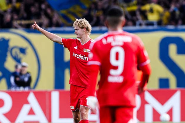 Torjubel - Torschütze Tom Rothe (1. FC Union Berlin,15) trifft zum 2-2 - 1. Hauptrunde DFB Pokal Saison 2026-2027 Eintracht Braunschweig vs. 1. FC Union Berlin im Eintracht Stadion in Braunschweig - Aktion,Fußball,Mann,Männer,Deutschland,23.08.2026 *** Goal celebration: Goal scorer Tom Rothe of 1. FC Union Berlin scores the 2-2 equalizer in the first round of the 2026-2027 DFB Cup season in the match between Eintracht Braunschweig and 1. FC Union Berlin at Eintracht Stadium in Braunschweig. Action, soccer, man,Men, Germany, August 23, 2026