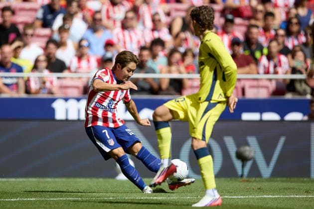 Kang-in Lee (Atletico de Madrid) controls the ball during the LaLiga EA Sports match between Club AtlÃ tico de Madrid and Villarreal CF at Riyadh Air Metropolitano on August 23, 2026 in Madrid, Spain. (Photo by Manu Reino DeFodi Images) - *** Kang in Lee of Atlético de Madrid controls the ball during the LaLiga EA Sports match between Club Atlético de Madrid and Villarreal CF at Riyadh Air Metropolitano on August 23, 2026, in Madrid, Spain. Photo by Manu Reino, DeFodi Images