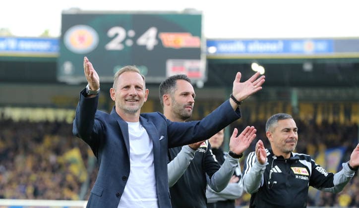 Trainer Mauro Lustrinelli und Union Mannschaft jubelt und feiert den 4:2 Sieg Fußball Fussball DFB Pokal 1. Runde Saison 2026 2027 23.08.2026 Eintracht Braunschweig BTSV vs. 1.FC Union Berlin FCU DFL regulations prohibit any use of photographs as image sequences and or quasi-video *** Coach Mauro Lustrinelli and the Union team cheer and celebrate their 4-2 victory. Sports: Soccer. DFB Cup, First Round, 2026-2027 Season, August 23, 2026. Eintracht Braunschweig BTSV vs. 1. FC Union Berlin (FCU). DFL regulations prohibit any use of photographs as image sequences and or quasi-video