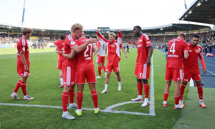 Union Mannschaft jubelt und feiert den 4:2 Sieg Fußball Fussball DFB Pokal 1. Runde Saison 2026 2027 23.08.2026 Eintracht Braunschweig BTSV vs. 1.FC Union Berlin FCU DFL regulations prohibit any use of photographs as image sequences and or quasi-video *** Union team cheers and celebrates the 4-2 victory. Sports, Soccer, DFB Cup, 1st Round, 2026-2027 Season, August 23, 2026, Eintracht Braunschweig (BTSV) vs. 1. FC Union Berlin (FCU). DFL regulations prohibit any use of photographs as image sequences and or quasi-video