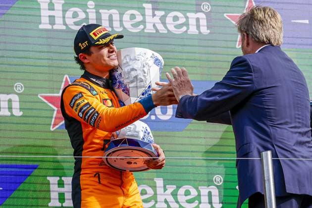 ZANDVOORT - King Willem-Alexander of the Netherlands congratulates winner Lando Norris from Great Britain and driver for McLaren Formula 1 Team during the podium ceremony after the Formula 1 Heineken Dutch Grand Prix at Circuit Zandvoort on 23 August 2026 in Zandvoort, the Netherlands. MARCEL TER BALS ANP xVIxANPxSportx xMarcelxterxBalsxIVx 566111844 originalFilename: 566111844.jpg