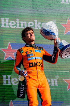 FIA Formula 1 World Championship, WM, Weltmeisterschaft Dutch Grand Prix 2026 Zandvoort, 20.08.2026, Das Rennen, Grosser Preis Sieger des Grand Prix in Zandvoort: Lando Norris *** FIA Formula 1 World Championship, 2026 Dutch Grand Prix at Zandvoort, August 20, 2026, The Race, Grand Prix Winner at Zandvoort: Lando Norris Copyright: xBahhoxKarax