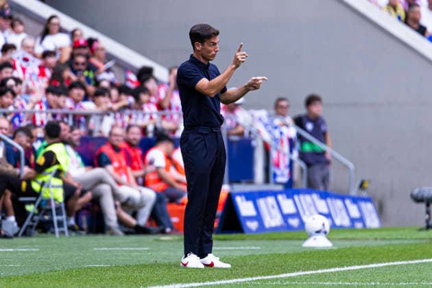 ESP: Atletico de Madrid v Villarreal CF La Liga EA Sports Inigo Perez coach of Villarreal during La Liga EA Sports match between Atletico de Madrid and Villarreal CF at Estadio Riyadh Air Metropolitano on August 23, 2026 in Madrid, Spain. Madrid Madrid Spain Football *** ESP Atlético de Madrid vs. Villarreal CF La Liga EA Sports: Inigo Perez, coach of Villarreal, during the La Liga EA Sports match between Atlético de Madrid and Villarreal CF at Estadio Riyadh Air Metropolitano on August 23, 2026, in Madrid, Spain Madrid Madrid Spain Soccer Copyright: xAlejandroxMatiasx