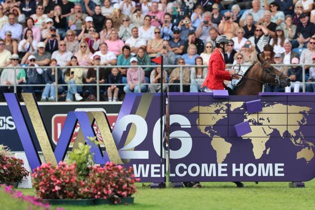 Richard Vogel (GER, Deutschland) mit Pferd Unites Touch S, aktueller Europameister und Sieger des Rolex Grand Prix von Aachen 2026 (CHIO Aachen)scheitert an der WM-Mauer, Reiterfehler, Hindernisfehler, Springen, FEI Jumping World Championship, WM, Weltmeisterschaft , FEI Jumping World Championship, Competition Individual Final, Longines-Prize, Longines-Preis, Finale Einzelwertung, Jumping , AACHEN - FEI World Championships 2026, Weltfest des Pferdesports, Reitsport Weltmeisterschaft 2026, Aachen 2026, Welcome Home 2026, Aachener Soers, 11. bis 23. August 2026, Reitsport, 23.08.2026, Aachen Aachener Soers Deutschland *** Richard Vogel (GER), Germany, riding Unites Touch S, the reigning European champion and winner of the 2026 Rolex Grand Prix at CHIO Aachen, fails to clear the World Championship Wall due to a rider error and a fault at a jump; show jumping; FEI Jumping World Championship, FEI Jumping World Championship, Individual Final, Longines Prize, Longines Award, Individual Final, Jumping, AACHEN FEI World Championships 2026, World Festival of Equestrian Sports, 2026 Equestrian World Championships, Aachen 2026, Welcome Home 2026, Aachen Soers, August 11–23, 2026, Equestrian Sports, August 23, 2026, Aachen Soers, Germany