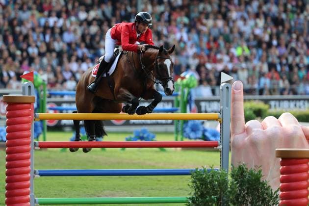 Weltmeister Steve Guerdat (SUI, Schweiz) mit Pferd Dynamix de Belheme , Emotion, Jubel, 1. Platz , Springen, FEI Jumping World Championship, WM, Weltmeisterschaft , FEI Jumping World Championship, Competition Individual Final, Longines-Prize, Longines-Preis, Finale Einzelwertung, Jumping , AACHEN - FEI World Championships 2026, Weltfest des Pferdesports, Reitsport Weltmeisterschaft 2026, Aachen 2026, Welcome Home 2026, Aachener Soers, 11. bis 23. August 2026, Reitsport, 23.08.2026, Aachen Aachener Soers Deutschland *** World Champion Steve Guerdat (SUI), Switzerland, riding Dynamix de Belheme; emotion, jubilation, 1st place, Jumping, FEI Jumping World Championship, FEI Jumping World Championship, Individual Final, Longines Prize, Longines Award, Individual Final, Jumping, AACHEN FEI World Championships 2026, World Festival of Equestrian Sports, 2026 Equestrian World Championships, Aachen 2026, Welcome Home 2026, Aachen Soers, August 11–23, 2026, Equestrian Sports, August 23, 2026, Aachen Soers, Germany